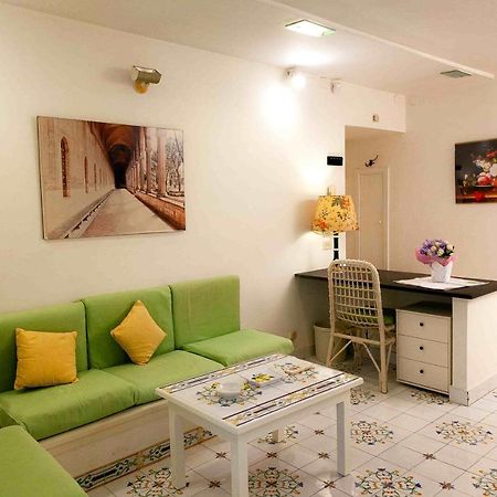 Casa Vacanze Belledonne Apartment Napoli Bagian luar foto