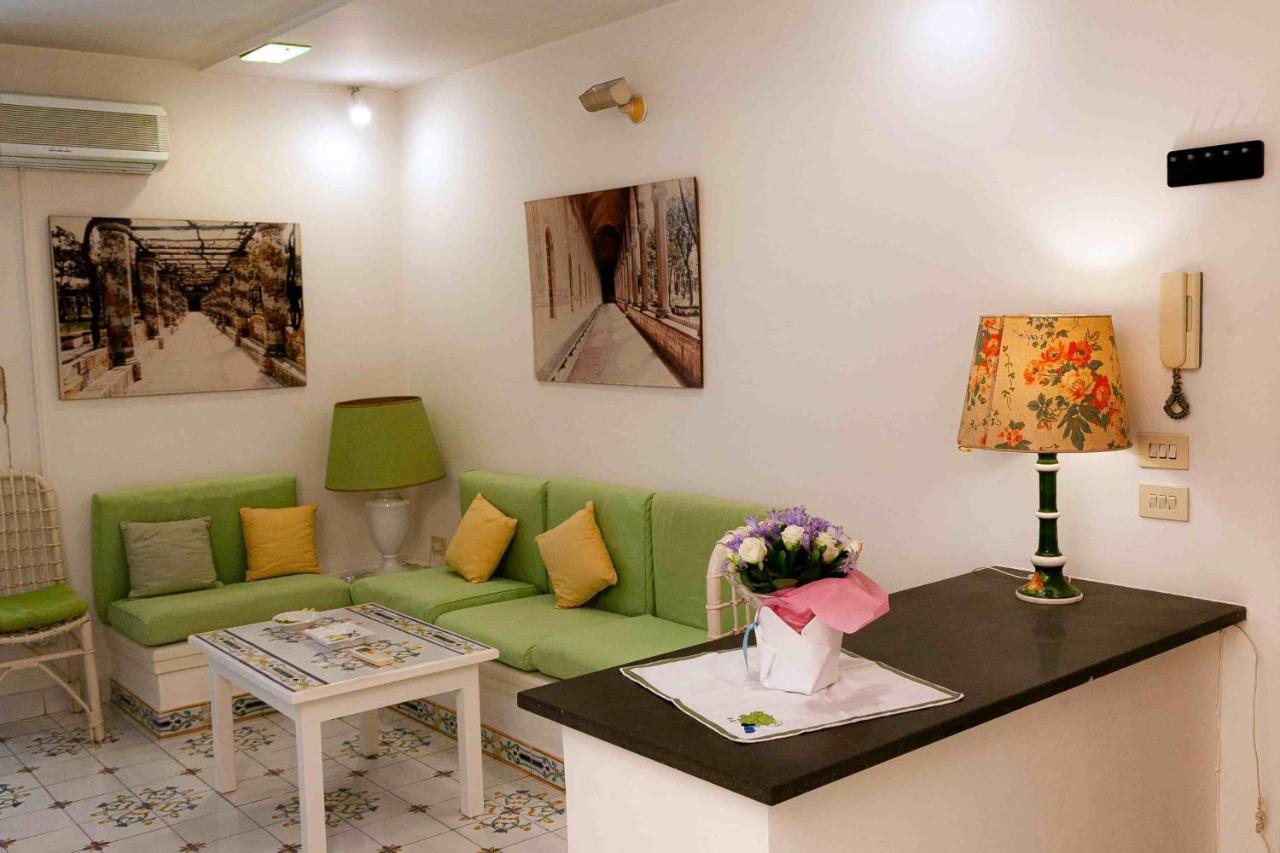 Casa Vacanze Belledonne Apartment Napoli Bagian luar foto